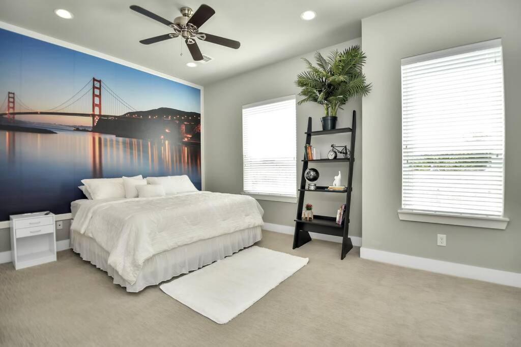 Amazing Rooftop! Downtown Skyline Views!!! Sleeps 15 Houston Exterior photo