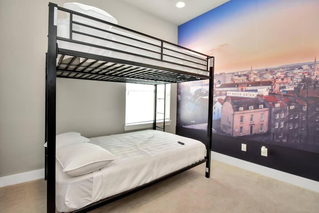 Amazing Rooftop! Downtown Skyline Views!!! Sleeps 15 Houston Exterior photo